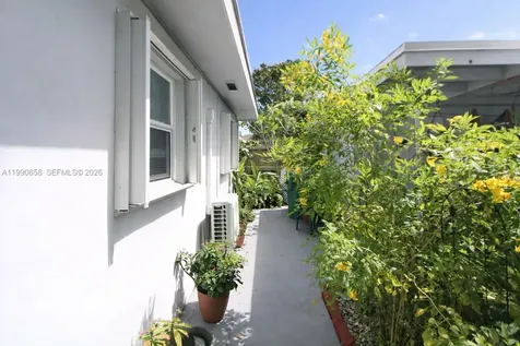 2314 SW 60 Avenue Miami FL 33155