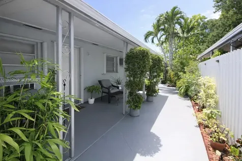 2314 SW 60 Avenue Miami FL 33155