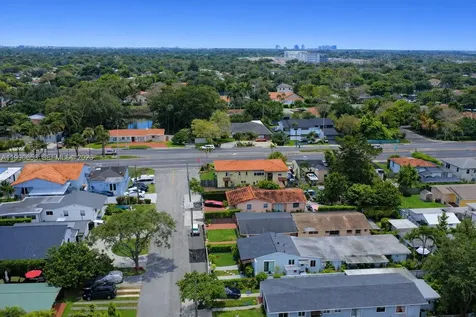 2314 SW 60 Avenue Miami FL 33155