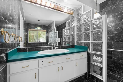 1845 Daytonia Road Miami Beach FL 33141