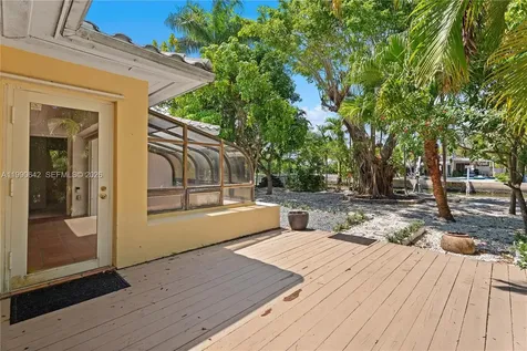 1845 Daytonia Road Miami Beach FL 33141