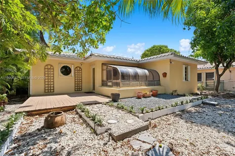 1845 Daytonia Road Miami Beach FL 33141