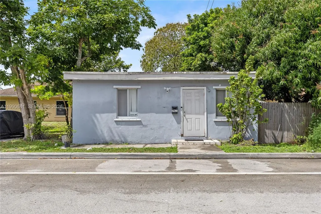2901 NW 9th Court Fort Lauderdale FL 33311