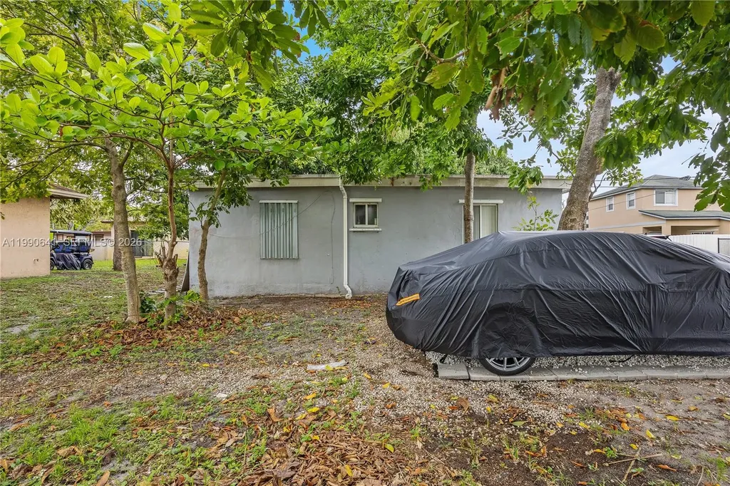 2901 NW 9th Court Fort Lauderdale FL 33311