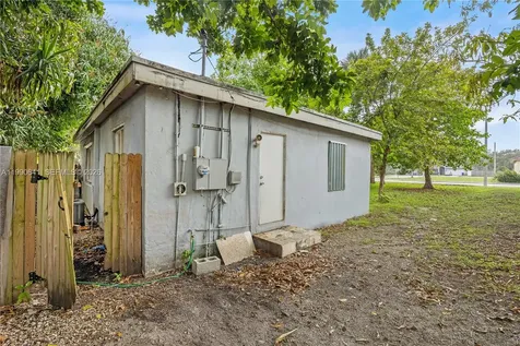 2901 NW 9th Court Fort Lauderdale FL 33311
