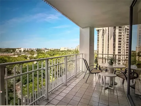 2000 Towerside Terrace Miami FL 33138