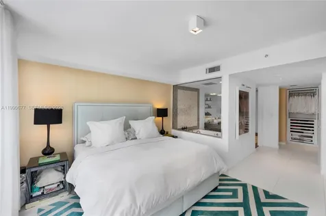 200 Biscayne Boulevard Way Miami FL 33131