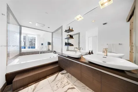 200 Biscayne Boulevard Way Miami FL 33131