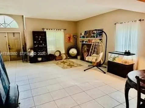1040 NW 185th Avenue Pembroke Pines FL 33029