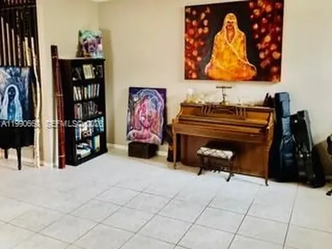 1040 NW 185th Avenue Pembroke Pines FL 33029