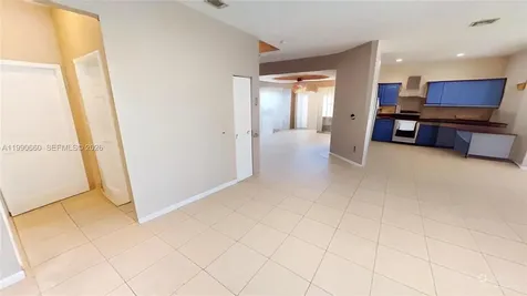 1040 NW 185th Avenue Pembroke Pines FL 33029