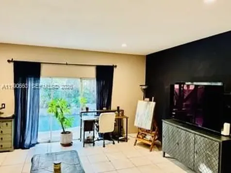 1040 NW 185th Avenue Pembroke Pines FL 33029
