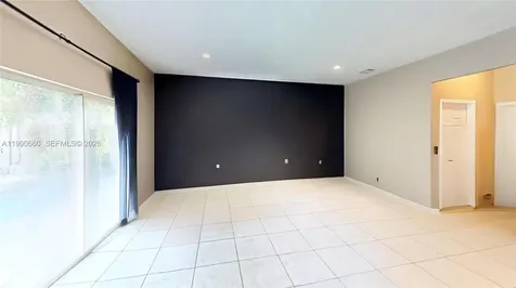 1040 NW 185th Avenue Pembroke Pines FL 33029