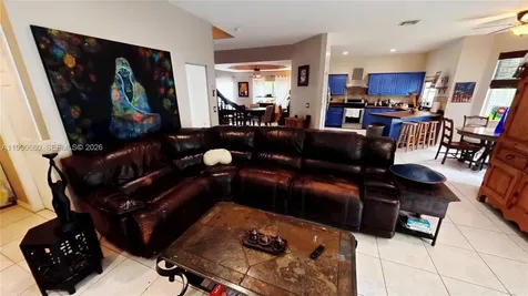 1040 NW 185th Avenue Pembroke Pines FL 33029