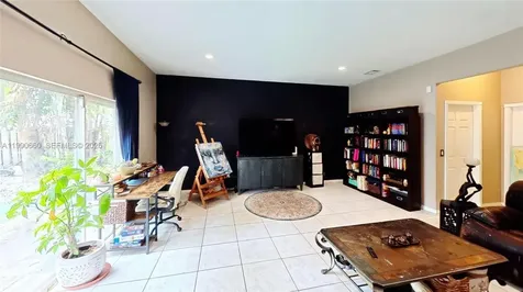 1040 NW 185th Avenue Pembroke Pines FL 33029