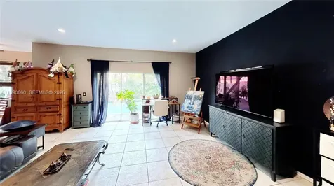 1040 NW 185th Avenue Pembroke Pines FL 33029