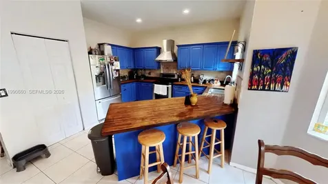 1040 NW 185th Avenue Pembroke Pines FL 33029