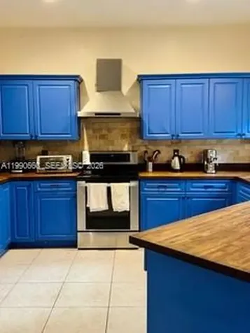 1040 NW 185th Avenue Pembroke Pines FL 33029