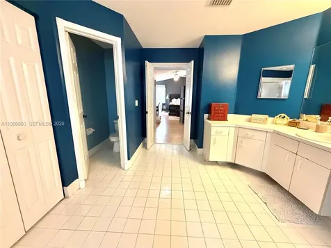 1040 NW 185th Avenue Pembroke Pines FL 33029