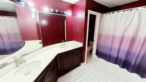 1040 NW 185th Avenue Pembroke Pines FL 33029