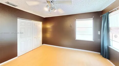 1040 NW 185th Avenue Pembroke Pines FL 33029