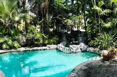 1040 NW 185th Avenue Pembroke Pines FL 33029