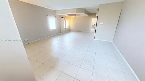 1040 NW 185th Avenue Pembroke Pines FL 33029