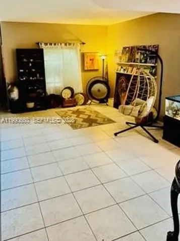 1040 NW 185th Avenue Pembroke Pines FL 33029