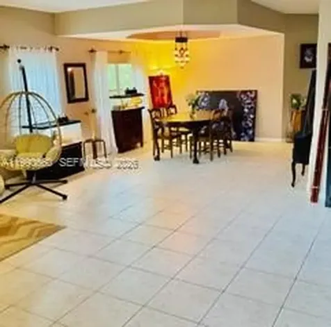 1040 NW 185th Avenue Pembroke Pines FL 33029