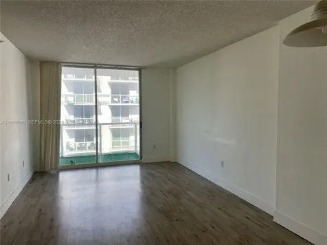 5091 NW 7th Street Miami FL 33126