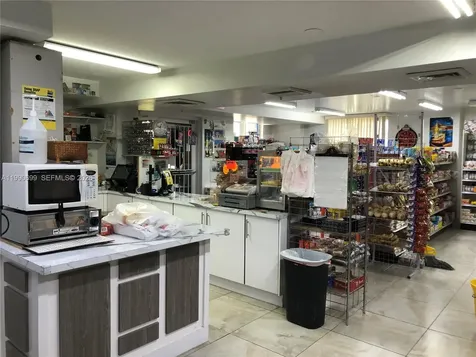 5091 NW 7th Street Miami FL 33126