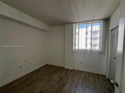 5091 NW 7th Street Miami FL 33126