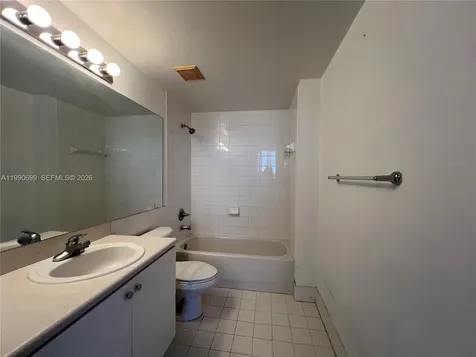 5091 NW 7th Street Miami FL 33126