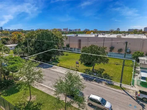 1000 SW 30th Avenue Miami FL 33135