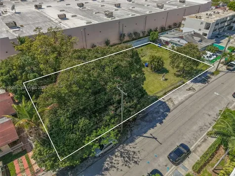 1000 SW 30th Avenue Miami FL 33135