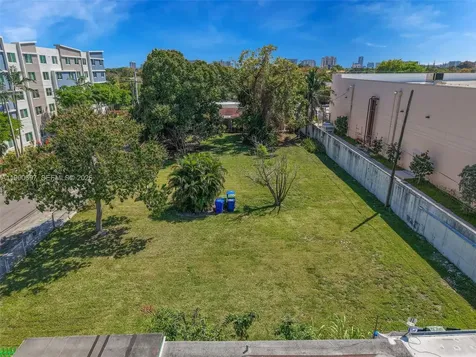 1000 SW 30th Avenue Miami FL 33135