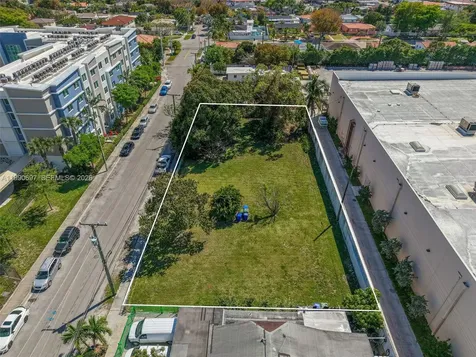 1000 SW 30th Avenue Miami FL 33135