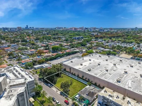 1000 SW 30th Avenue Miami FL 33135