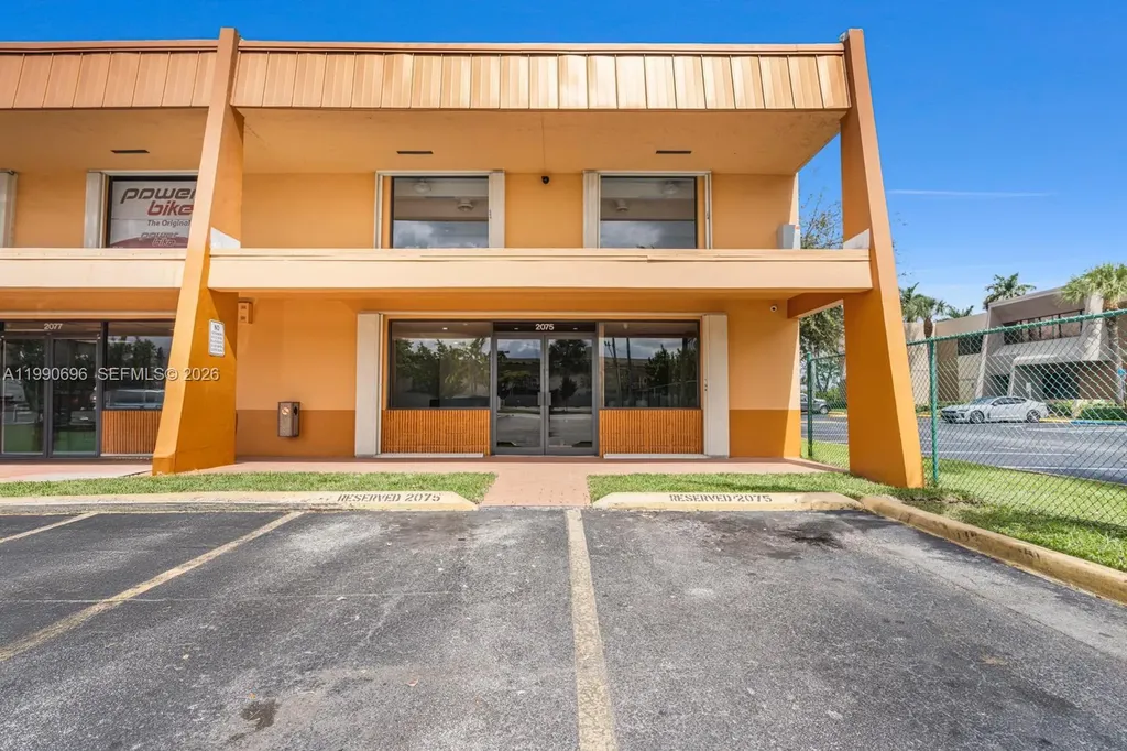 2075 W 76th Street Hialeah FL 33016