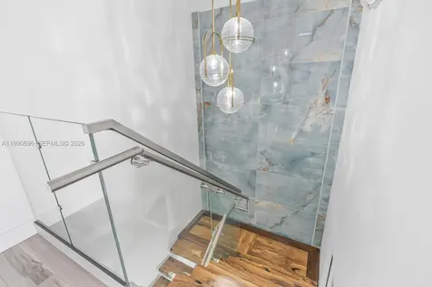 2075 W 76th Street Hialeah FL 33016