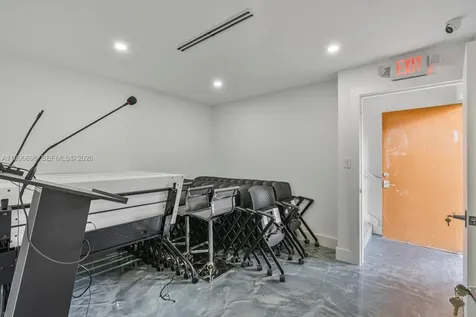 2075 W 76th Street Hialeah FL 33016