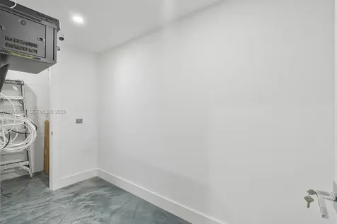 2075 W 76th Street Hialeah FL 33016