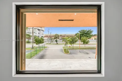 2075 W 76th Street Hialeah FL 33016