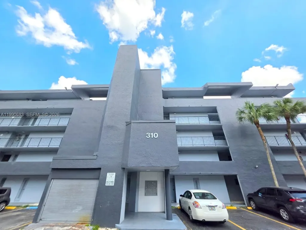 310 Fontainebleau Boulevard Miami FL 33172