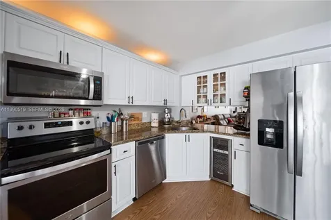 10206 SW 77th Court Miami FL 33156
