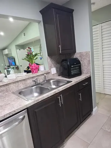 893 SW 120th Way Davie FL 33325