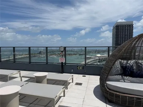 121 NE 5th Street Miami FL 33132