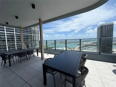 121 NE 5th Street Miami FL 33132