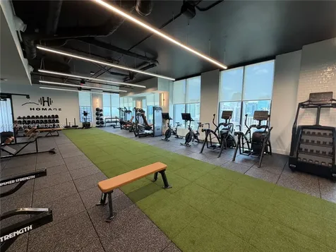 121 NE 5th Street Miami FL 33132