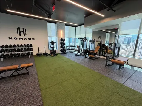 121 NE 5th Street Miami FL 33132